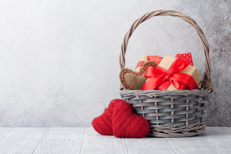 31 Best DIY Christmas Gift Baskets