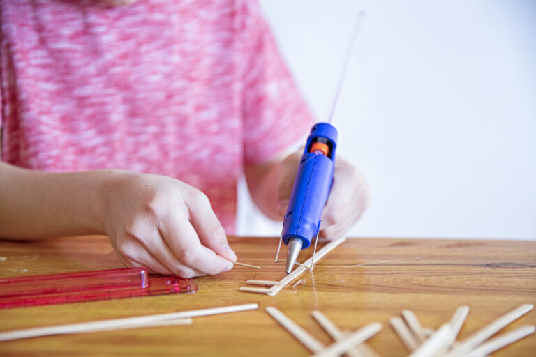 37 Superfun and Genius Glue Gun Crafts Projects