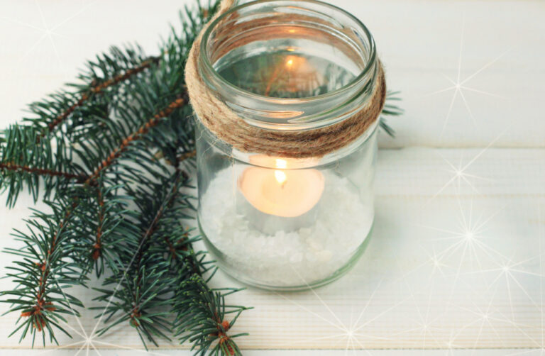 27 Easy DIY Mason Jar Crafts That Look Spectacular