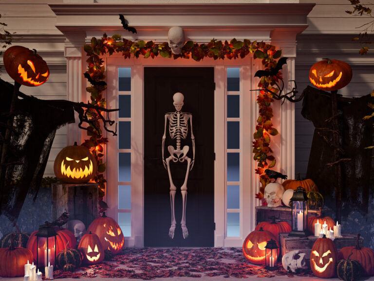 31 Dollar Store Halloween Decoration Ideas