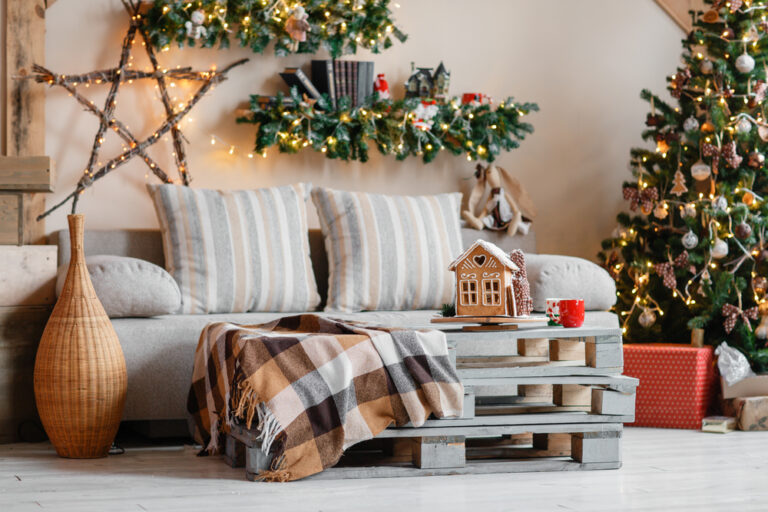 31 Best Farmhouse Christmas Decorations