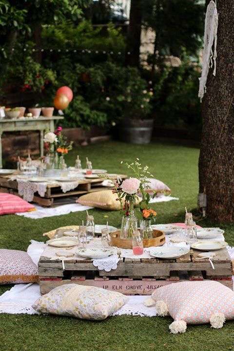 Use wooden pallet tables