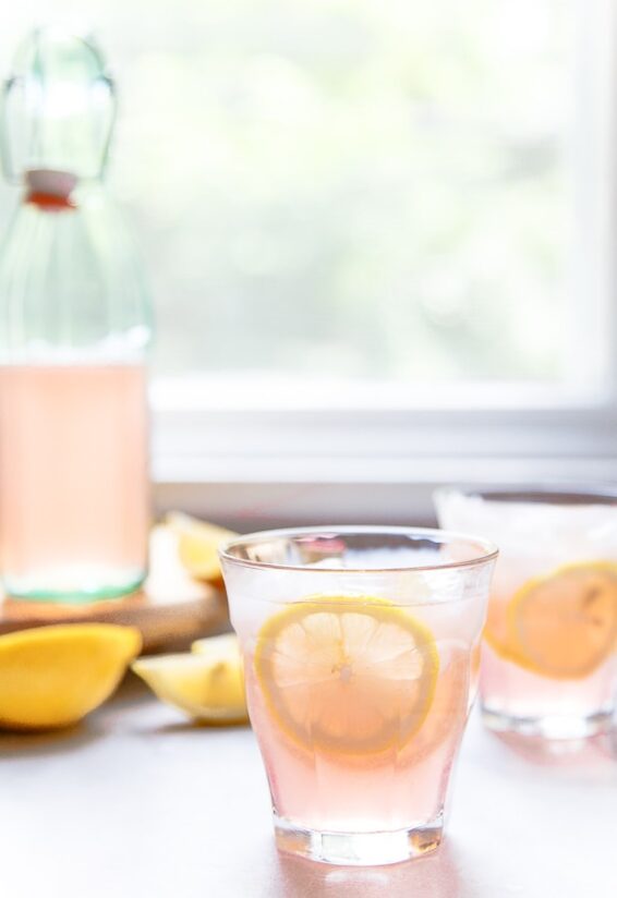 Rosé lemonade