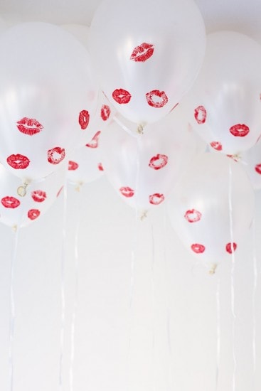 Kissed balloons