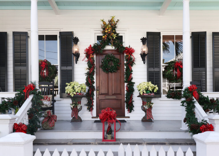 51 Best Porch Christmas Decorations