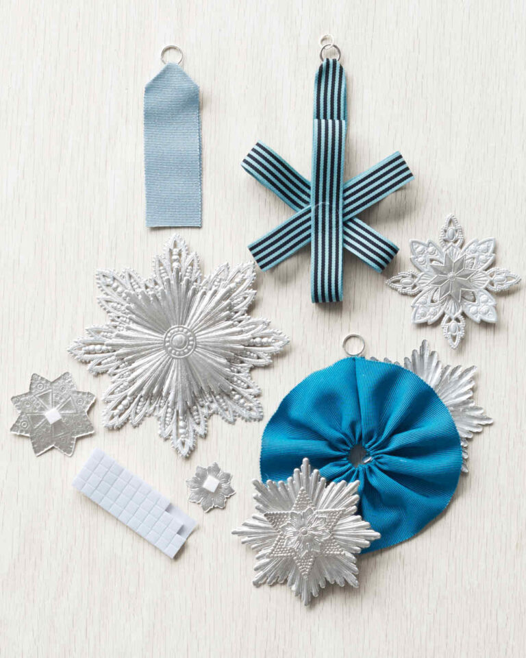 41 Best DIY Ribbon Ornaments for Christmas  IdeasToKnow