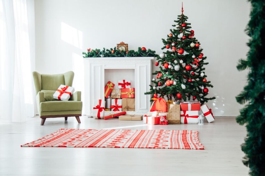 71 Christmas Mantel Decoration Ideas | IdeasToKnow